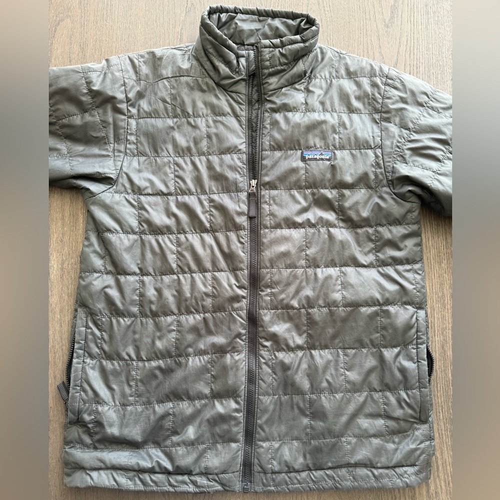 Light grey Patagonia fleece for XL 14 for boys. Perfect condition